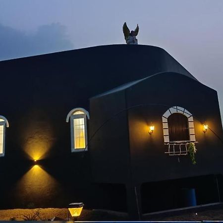 Caveman Guest House Пондичери Екстериор снимка